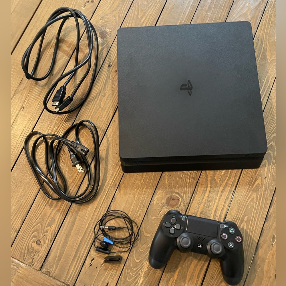 Used Sony PS4 Console